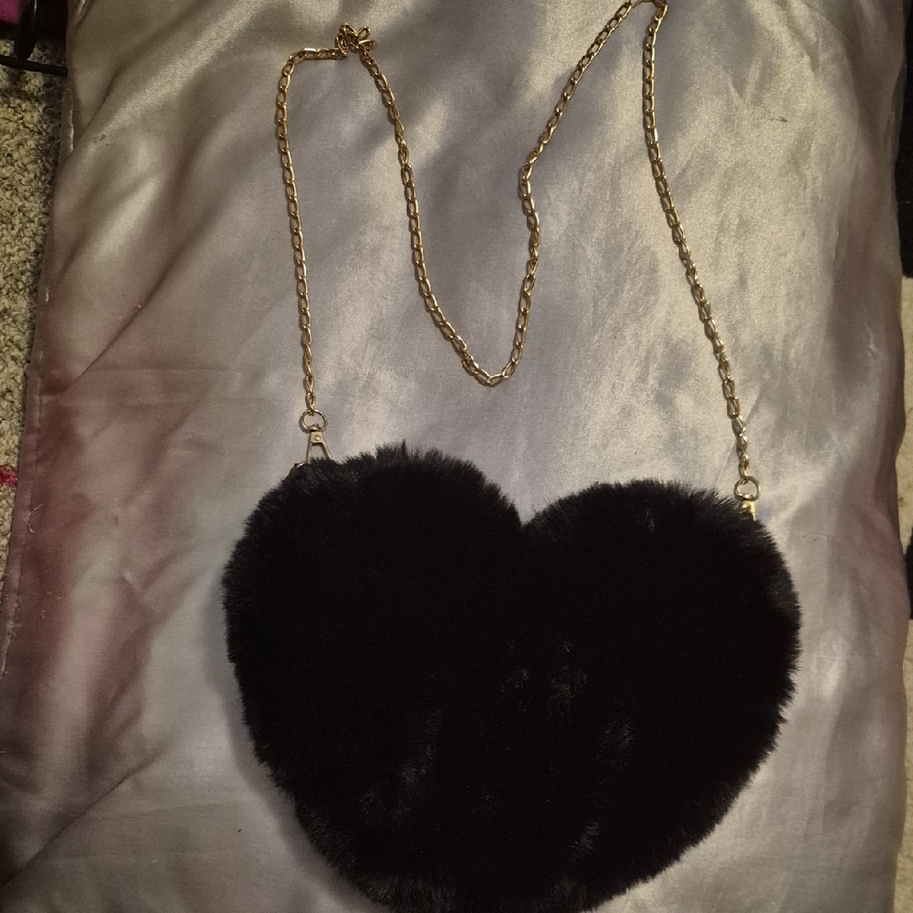 Black Heart-Shaped Faux Fur Purse with Gold Chain